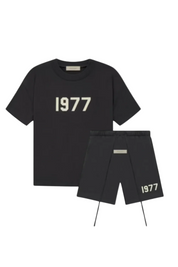 Essential 1977 Short Set